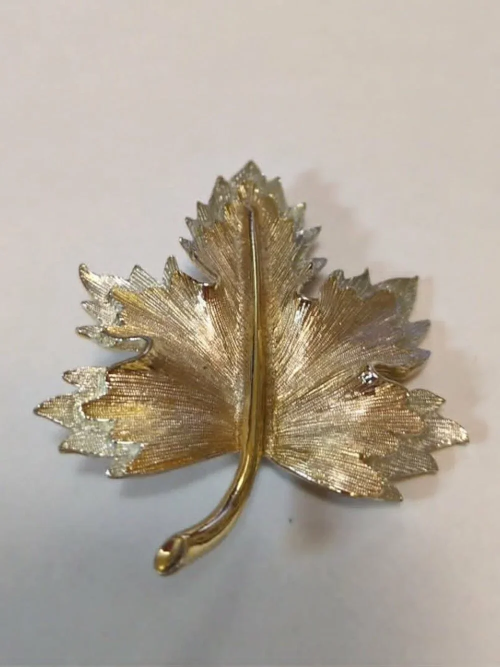 Vintage Sarah Coventry Maple Leaf Brooch Clipon Earring Set Van Lou Jewlers Box